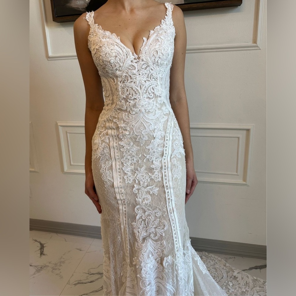 Martina Liana Style 905 Wedding Dress - Picture 6 of 16